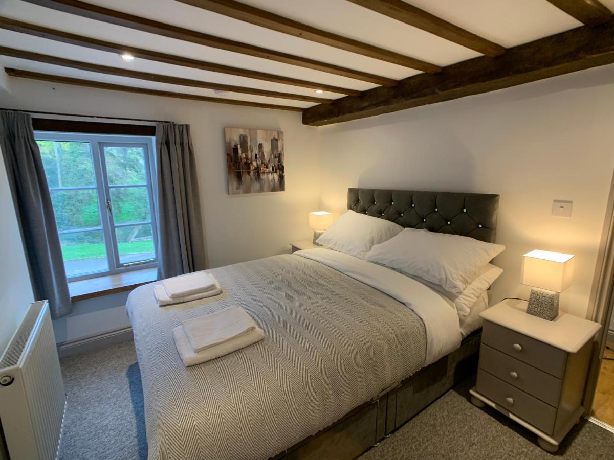 Swan House Tea Room And Bed & Breakfast Lydney Exterior photo